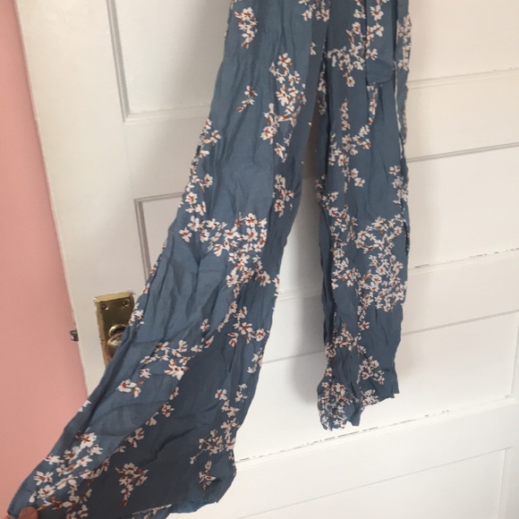 NWT Faithfull the Brand Blue Floral V Neck Ruffle Jumpsuit - Picture 5 of 13